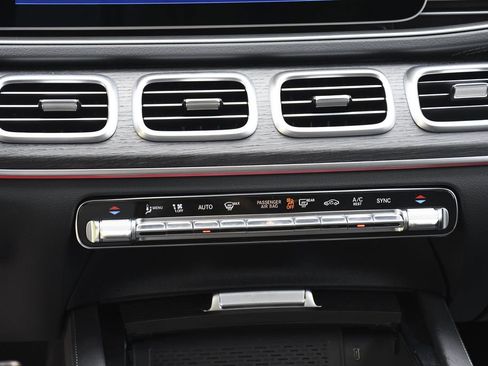 Used 2026 Mercedes-Benz GLS 450 4MATIC image 15