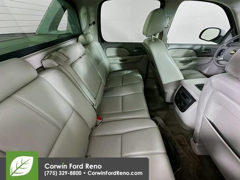 Used 2011 Chevrolet Avalanche LT w/ Suspension Package, Off-Road AWD/4WD image 23