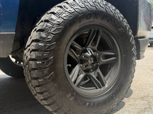 Used 2018 Chevrolet Silverado 1500 LT w/ Texas Edition RWD image 3