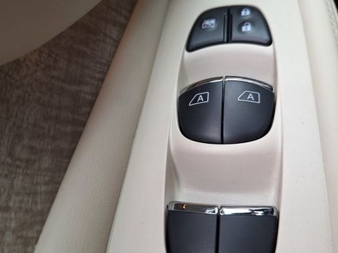 Used 2024 Nissan Murano SL image 17