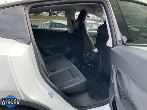 Used 2020 Tesla Model Y Long Range image 49
