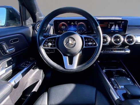Used 2021 Mercedes-Benz GLB 250 4MATIC w/ Premium Package image 5