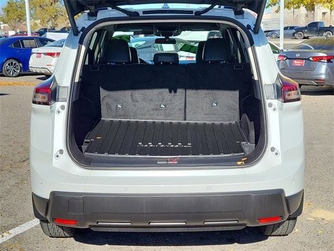 Certified 2025 Nissan Rogue SV image 26