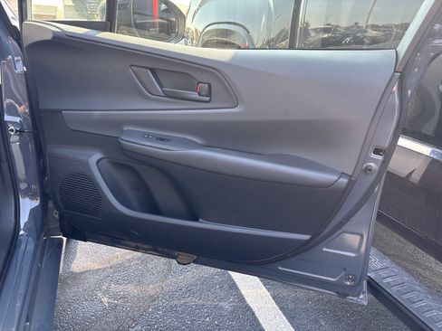 Used 2025 Toyota Prius LE FWD image 25