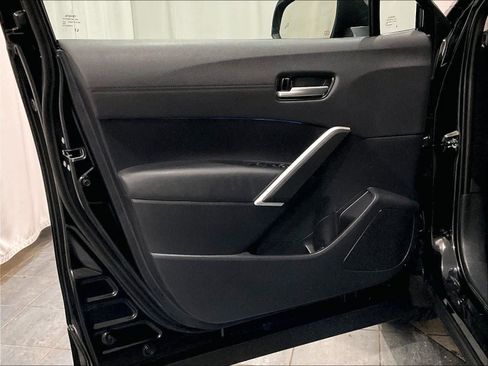 Used 2026 Toyota Corolla Cross XLE w/ Convenience Package image 9