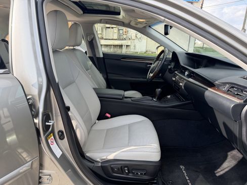 Used 2015 Lexus ES 350 w/ Luxury Package FWD image 20