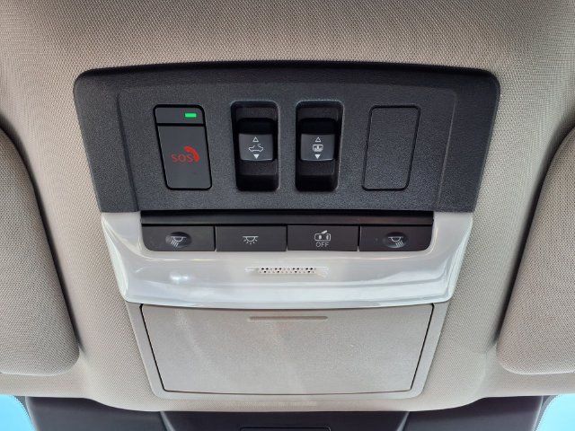 Certified 2025 Nissan Pathfinder Platinum FWD image 15