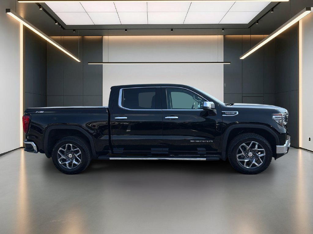 Used 2023 GMC Sierra 1500 SLT w/ SLT Premium Package AWD/4WD image 7