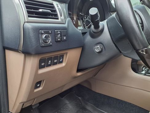 Used 2022 Lexus GX 460 Premium w/ Accessory Package image 10