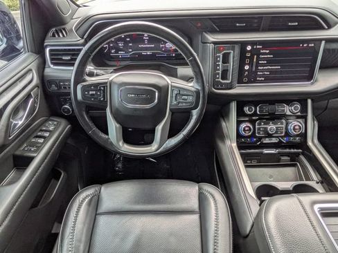 Used 2022 GMC Yukon Denali AWD/4WD image 17