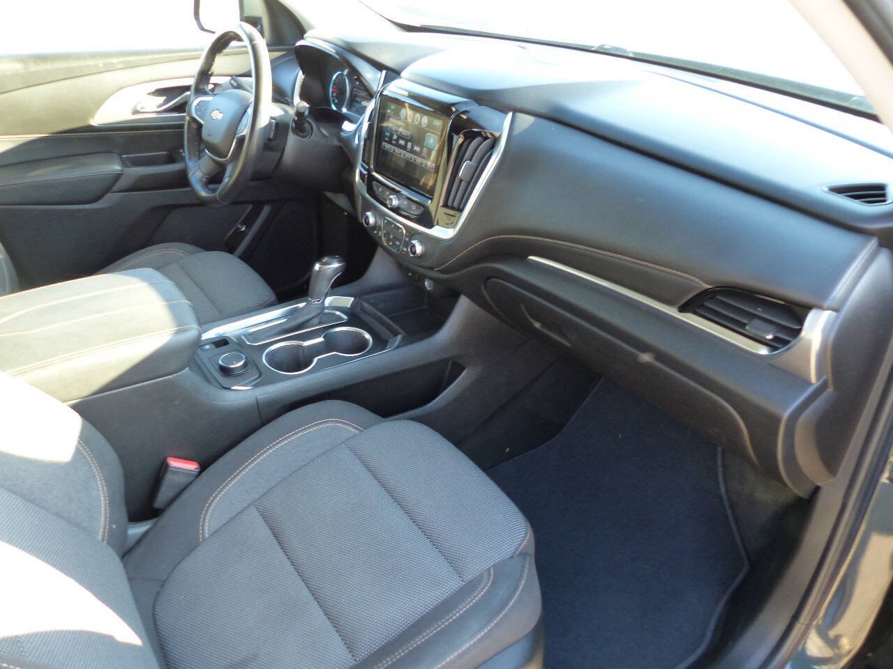 Used 2019 Chevrolet Traverse LT FWD image 29