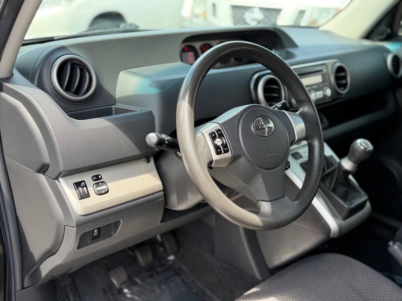 Used 2009 Scion xB FWD image 38