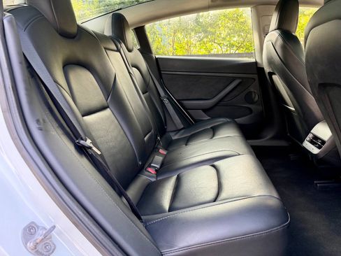 Used 2023 Tesla Model 3 Standard Range image 17