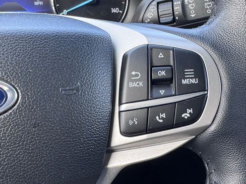 Used 2022 Ford Explorer XLT w/ Equipment Group 202A image 9