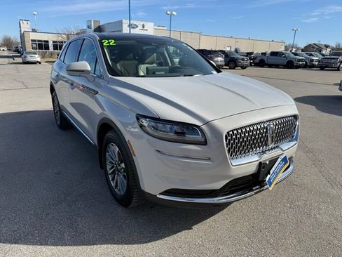 Certified 2022 Lincoln Nautilus Reserve image 2