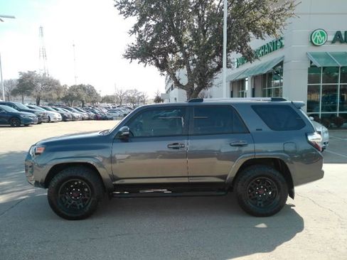 Used 2023 Toyota 4Runner SR5 Premium w/ Moonroof Package image 10