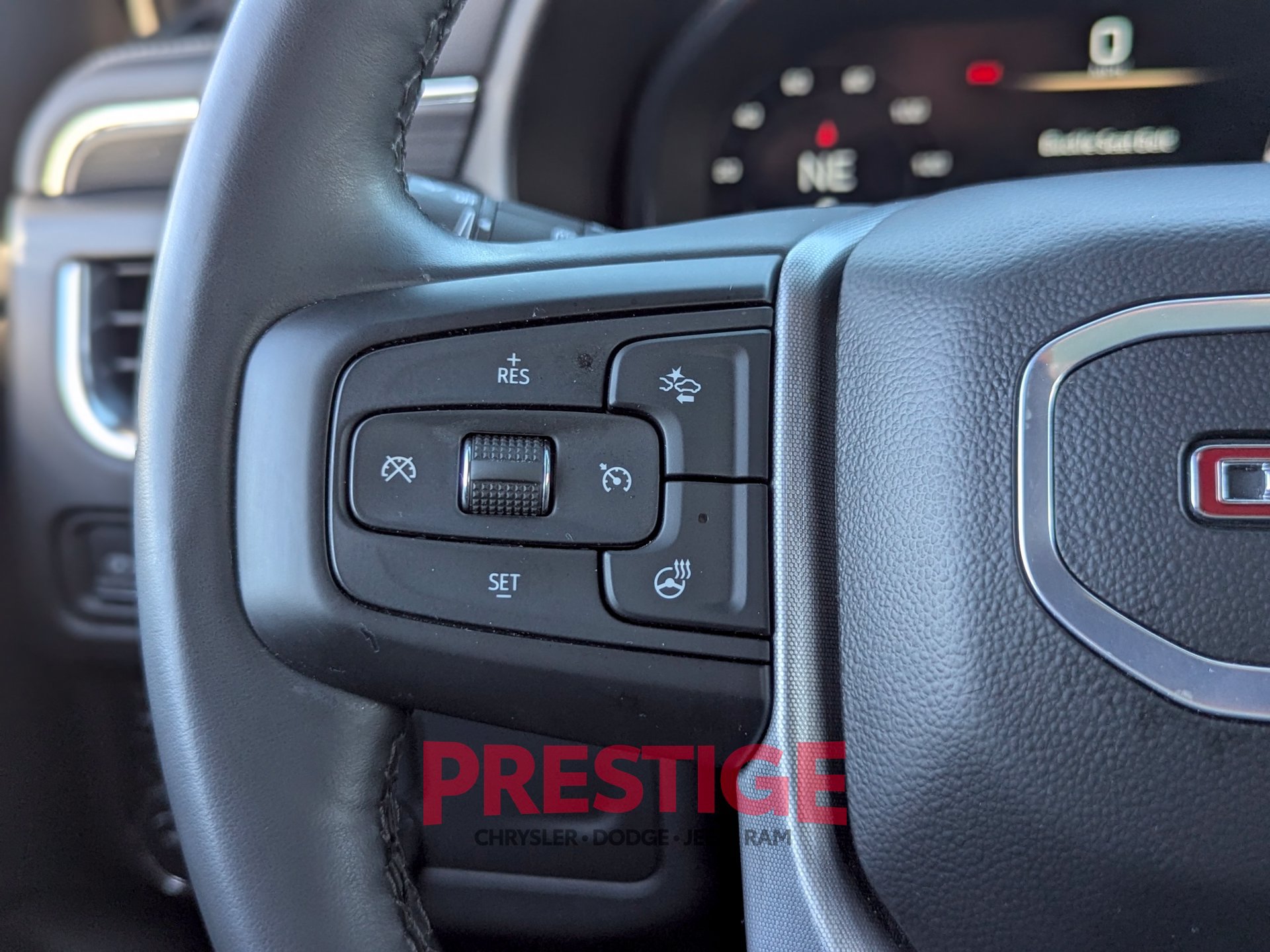 Used 2024 GMC Yukon XL SLT w/ SLT Premium Package AWD/4WD image 18