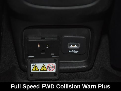Used 2018 Jeep Compass Limited w/ Navigation Group AWD/4WD image 33