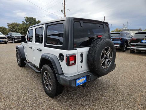 Used 2018 Jeep Wrangler Unlimited Sport AWD/4WD image 6