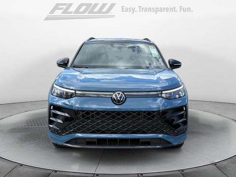 New 2026 Volkswagen Tiguan SE R-Line AWD/4WD image 2