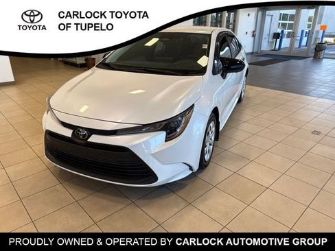 Used 2026 Toyota Corolla LE FWD image 4