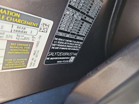 Used 2023 Land Rover Range Rover Velar R-Dynamic S image 14