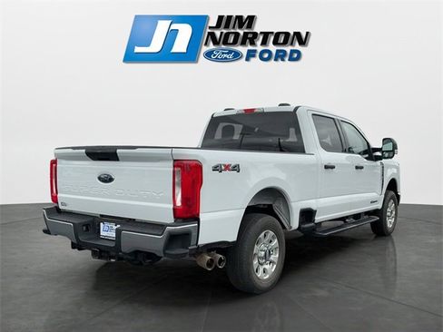 Used 2024 Ford F250 XLT image 3