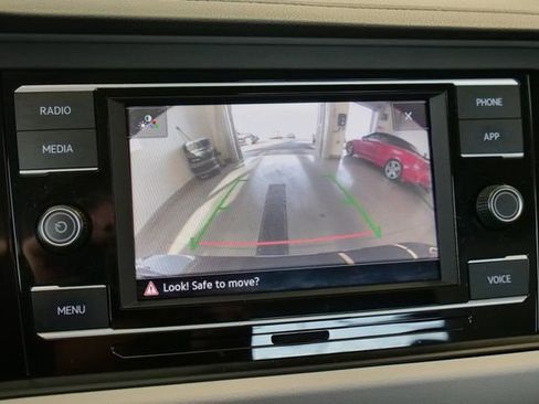 Used 2022 Volkswagen Jetta SE image 19