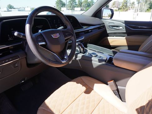 Used 2023 Cadillac Escalade Premium Luxury image 18