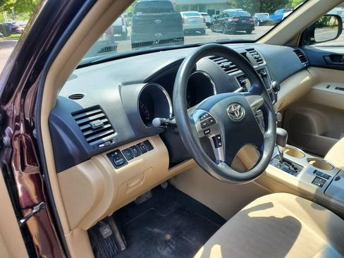 Used 2013 Toyota Highlander 4WD w/ Cold Weather Pkg image 18