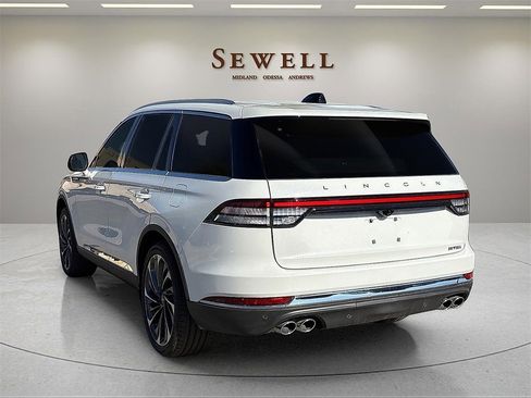 New 2026 Lincoln Aviator Reserve image 3