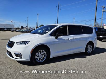New 2026 Chrysler Pacifica Select