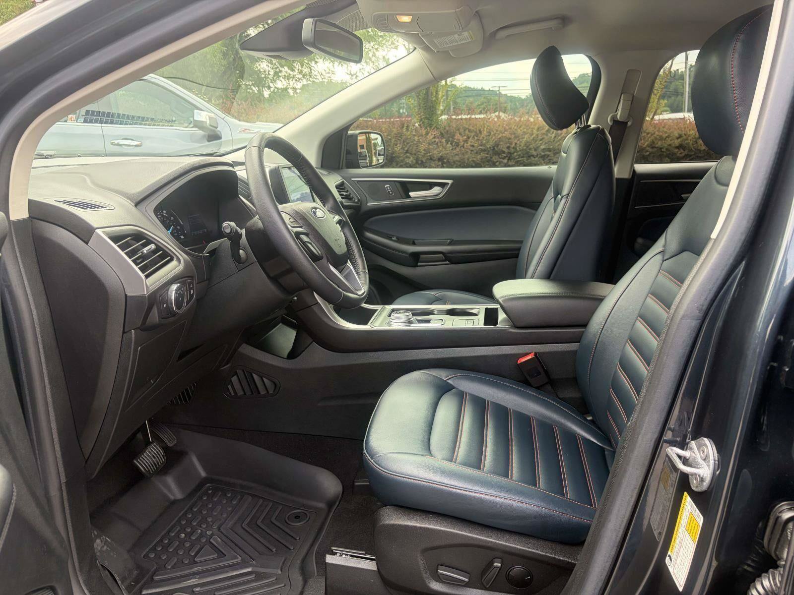 Used 2023 Ford Edge SEL w/ Sport Appearance Package AWD/4WD image 4
