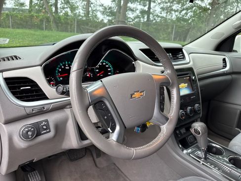 Used 2015 Chevrolet Traverse LT FWD image 14