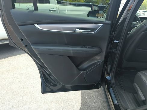 Used 2023 Cadillac XT6 Luxury FWD image 28