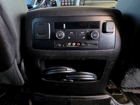 Used 2016 GMC Yukon SLT w/ Open Road Package AWD/4WD image 70