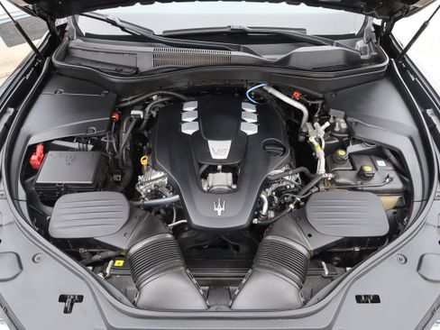 Used 2022 Maserati Levante GT AWD/4WD image 47