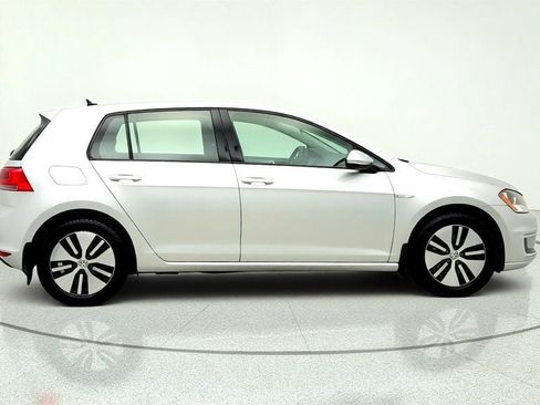 Used 2016 Volkswagen e-Golf SE FWD image 4