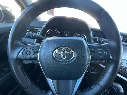 Used 2020 Toyota Camry SE image 16