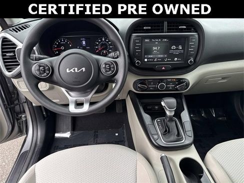Certified 2022 Kia Soul LX image 17