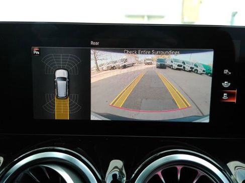 Used 2023 Mercedes-Benz EQB 300 4MATIC w/ Exclusive Package image 8