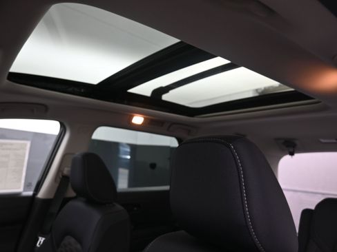 New 2025 Nissan Pathfinder SV w/ SV Premium Package image 19