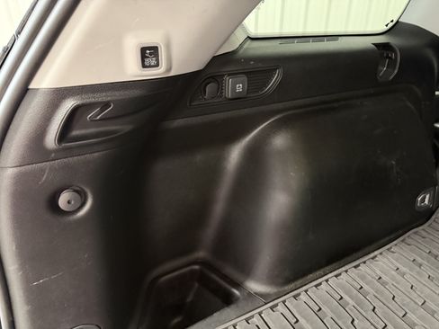 Used 2023 Jeep Grand Cherokee Limited w/ Black Appearance Package AWD/4WD image 6