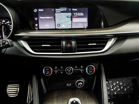 Used 2022 Alfa Romeo Stelvio Ti image 19