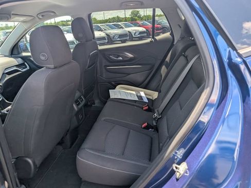 Used 2022 GMC Terrain SLE w/ Driver Convenience Package FWD image 10