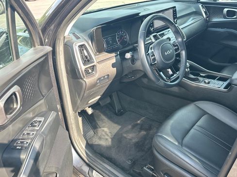 Certified 2023 Kia Sorento S FWD image 6