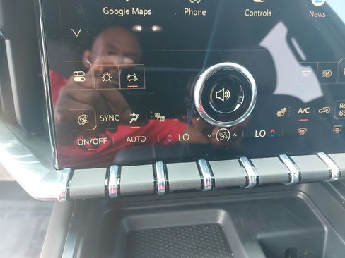 Used 2025 GMC Acadia Elevation w/ Elevation Premium Package FWD image 22