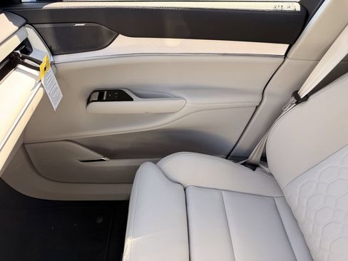 New 2025 Volvo EX90 Ultra AWD/4WD image 29