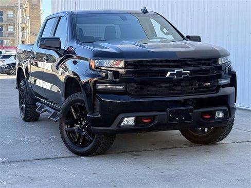Used 2021 Chevrolet Silverado 1500 LT Trail Boss image 2
