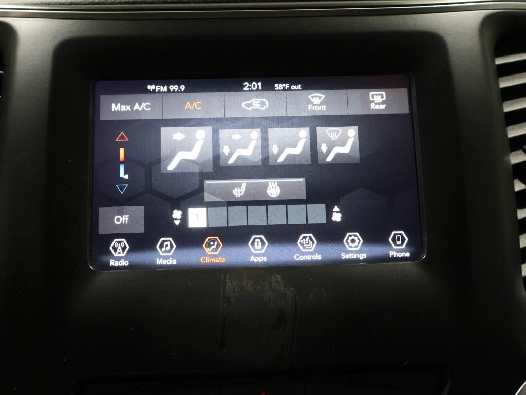 Used 2019 Jeep Cherokee Latitude Plus w/ Cold Weather Group AWD/4WD image 29